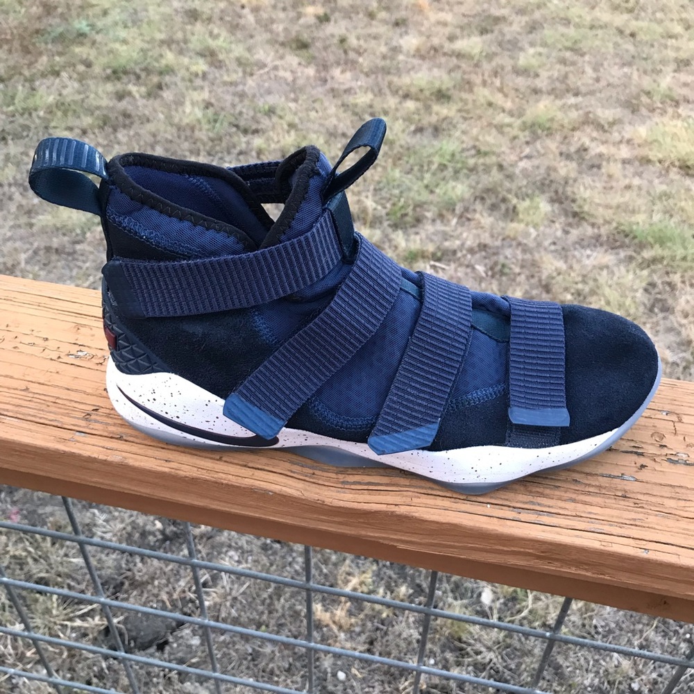 Nike Lebron Soilder 11
